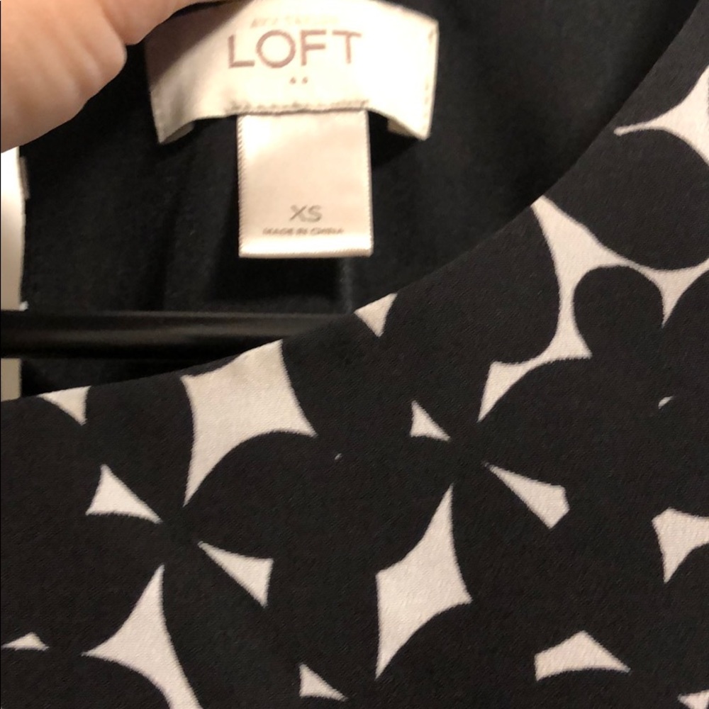 Size XS Ann Taylor LOFT dress. - Picture 3 of 3